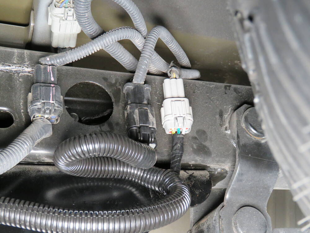 2015-Nissan-Frontier-Curt-T-Connector-Vehicle-Wiring-...