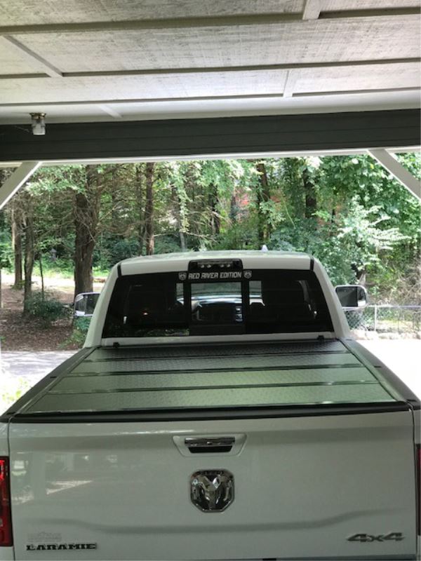 2007 Chevrolet Avalanche BAKFlip F1 Hard Tonneau Cover - Folding ...